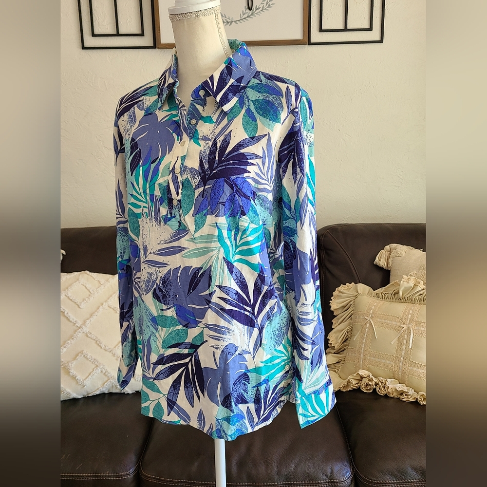 Denim & Co. Naturals Linen Blend Side Button Curved Hem Shirt Women's Size S - Picture 4 of 10